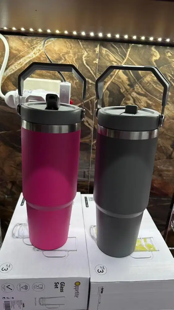 Tumbler panas dan dingin
