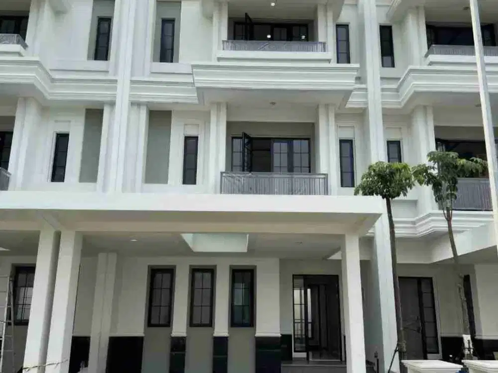 DIJUAL
RUMAH 3 LANTAI 
Di Sutera Winona
ALAM SUTERA
Tangerang harga 5,1 miliar