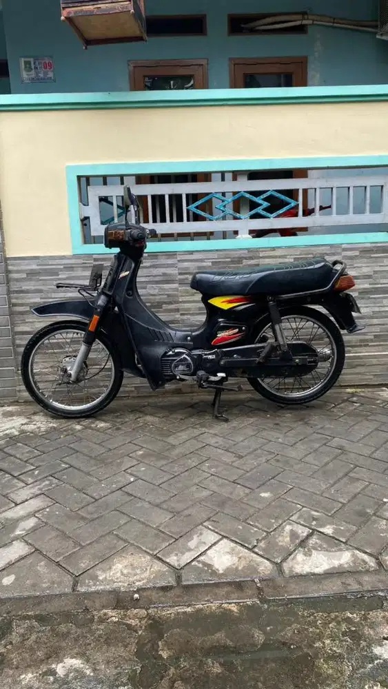 SUZUKI RC100 BLACK BRAVO 1999