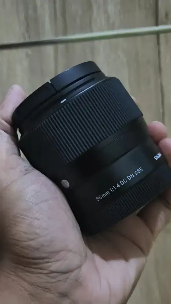 SIGMA 56mm F1.4 LIKE NEW