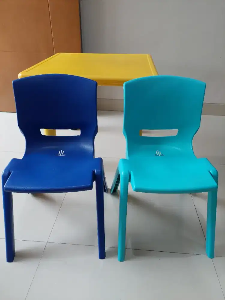PRELOVED ||| Kursi Anak Plastik Olymplast Ready 3