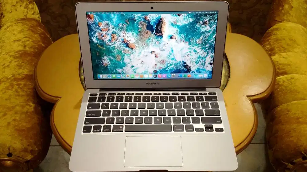 Macbook Air 11 inch Super Slim Skripsi Zoom Core i5 Ram 4GB SSD 256GB