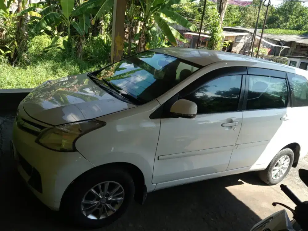 Xenia putih 2013 terawat