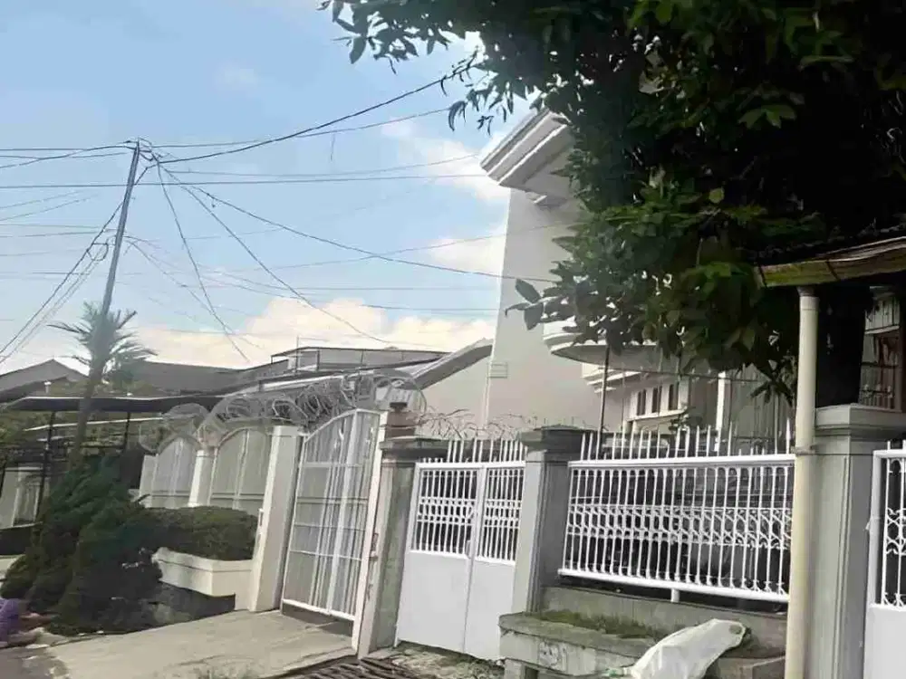 Rumah Strategis BKR Bandung Dekat SMAN 11 & RS Muhammadiyah, SHM LT 291 m²