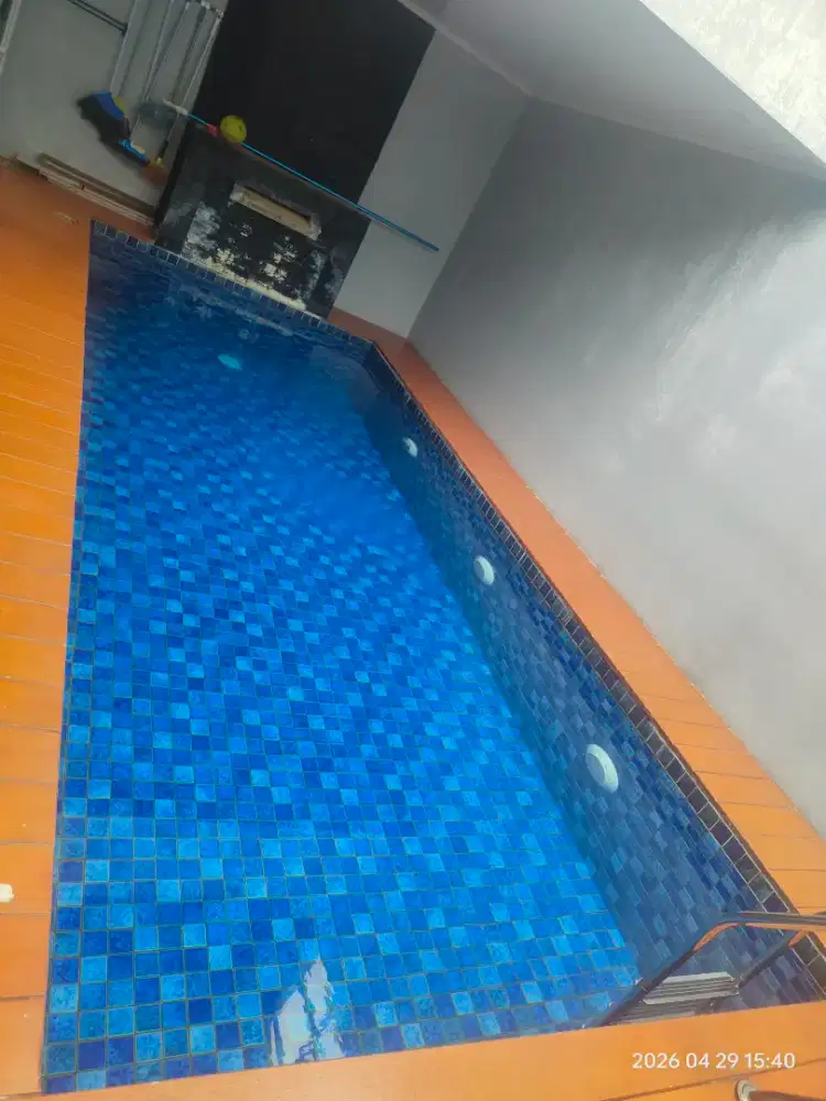 Maintenance kolam renang