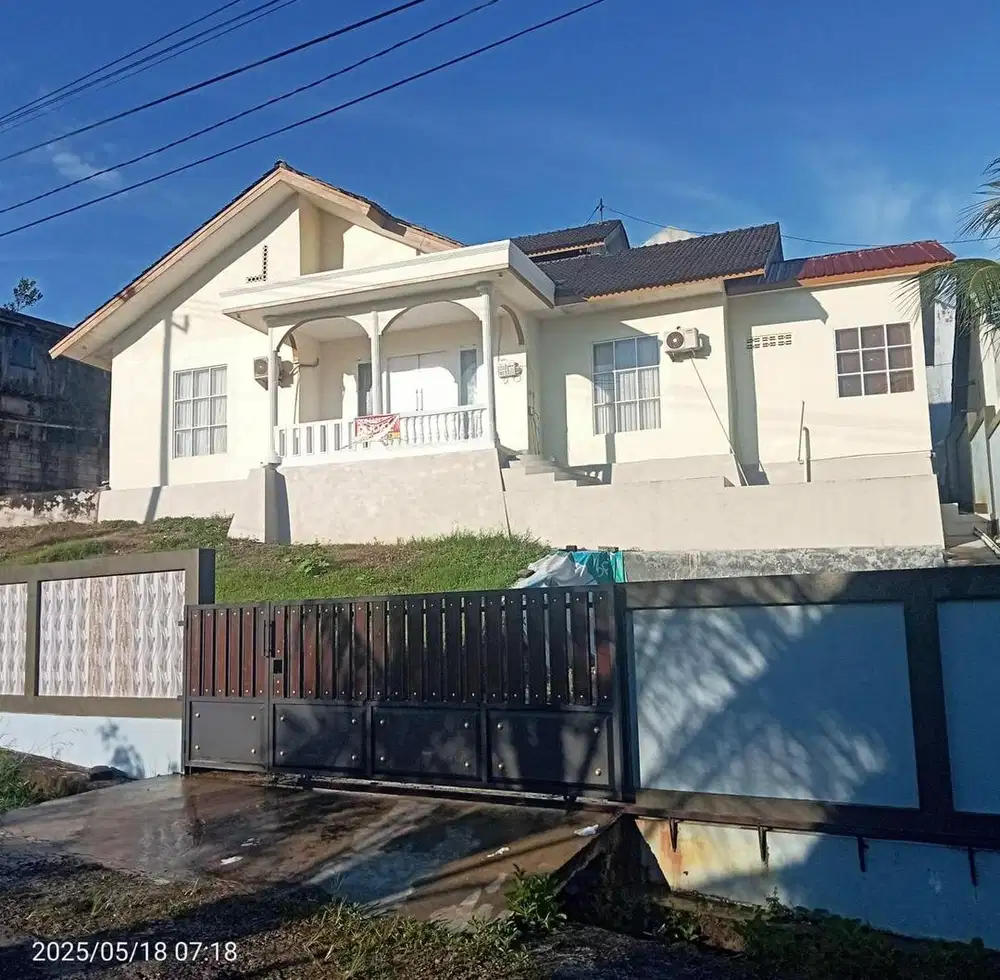 DiJual Cepat Rumah SHM. Bangunan 204 M2 + Tanah 553 M2. Bisa NEGO .