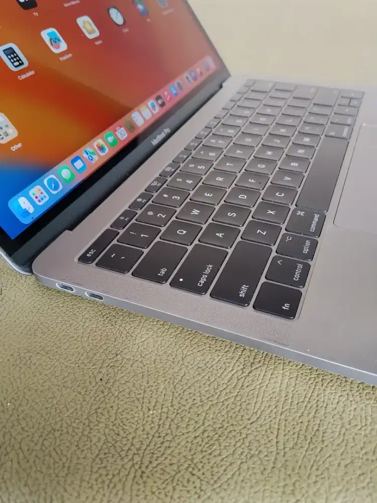 MacBook Pro 2017 8/256 Warna Space Grey