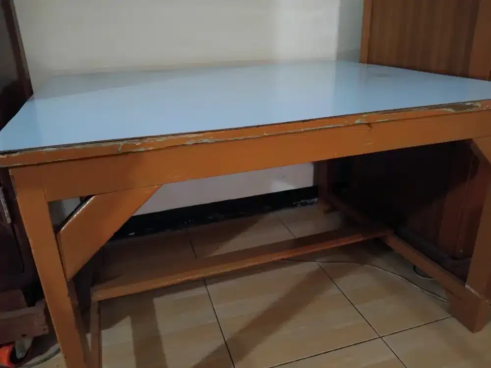 Di jual meja kayu