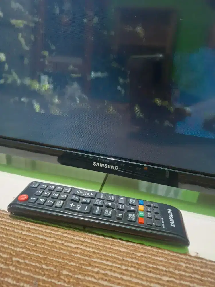 TV SAMSUNG 32 HD SECOND Model : UA32N4003AK