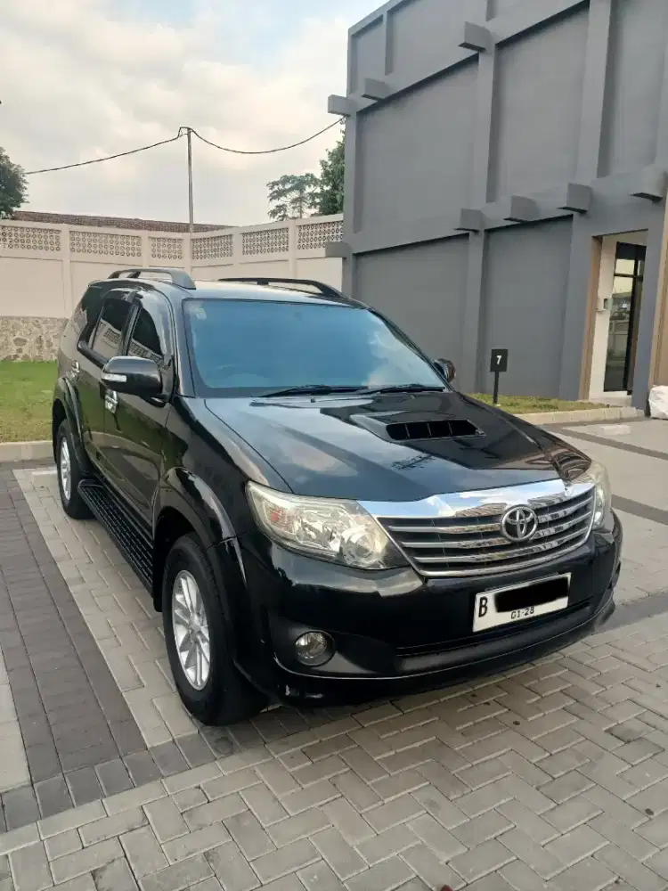 Toyota Fortuner G VNT diesel AT 2012
