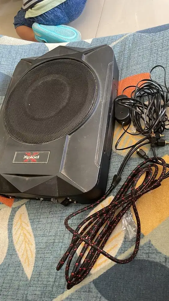 Speaker Kolong mobil