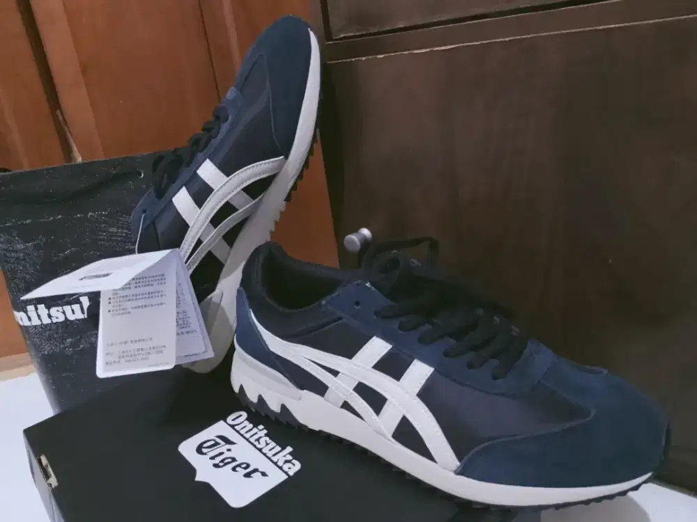 Sepatu exclusive onitsuka tiger