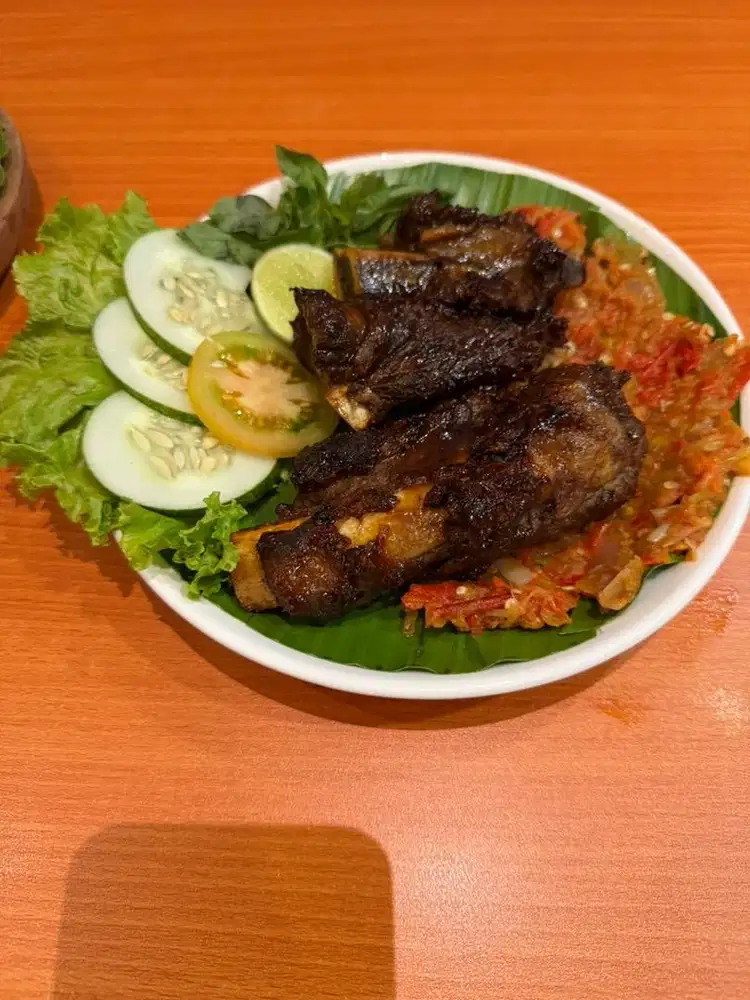 Tukang bakar seafood