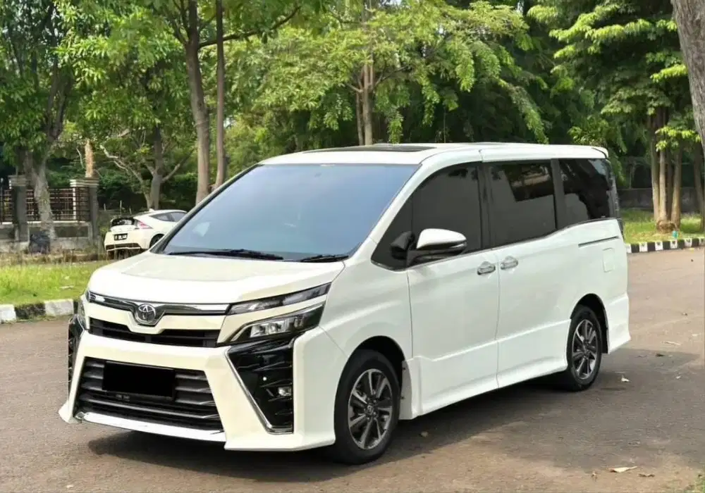Voxy 2020/19 Putih