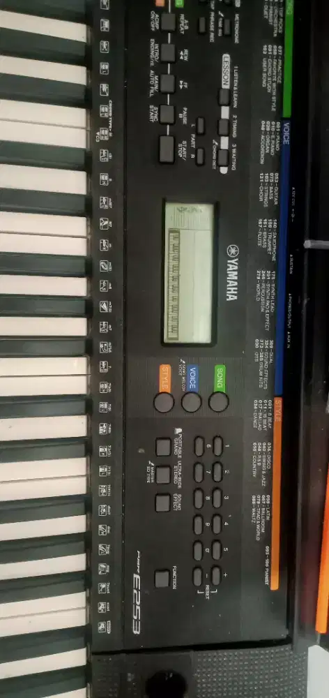 Keyboard Yamaha e253
