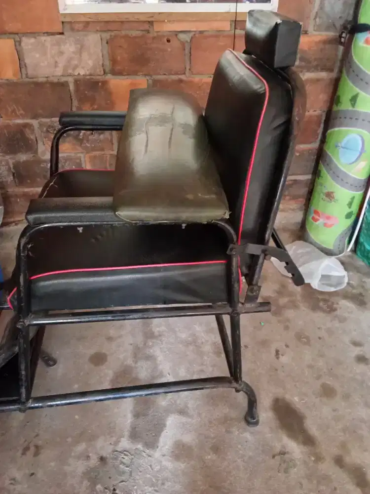 Dijual kursi pangkas rambut