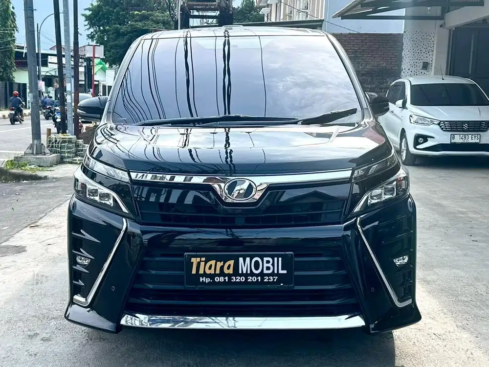 Toyota Voxy 2.0 Automatic Th 2019
