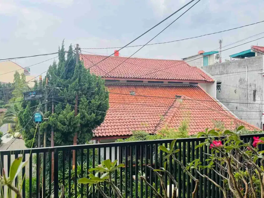 dijual rumah terawat strategis kiara sari buah baru bandung