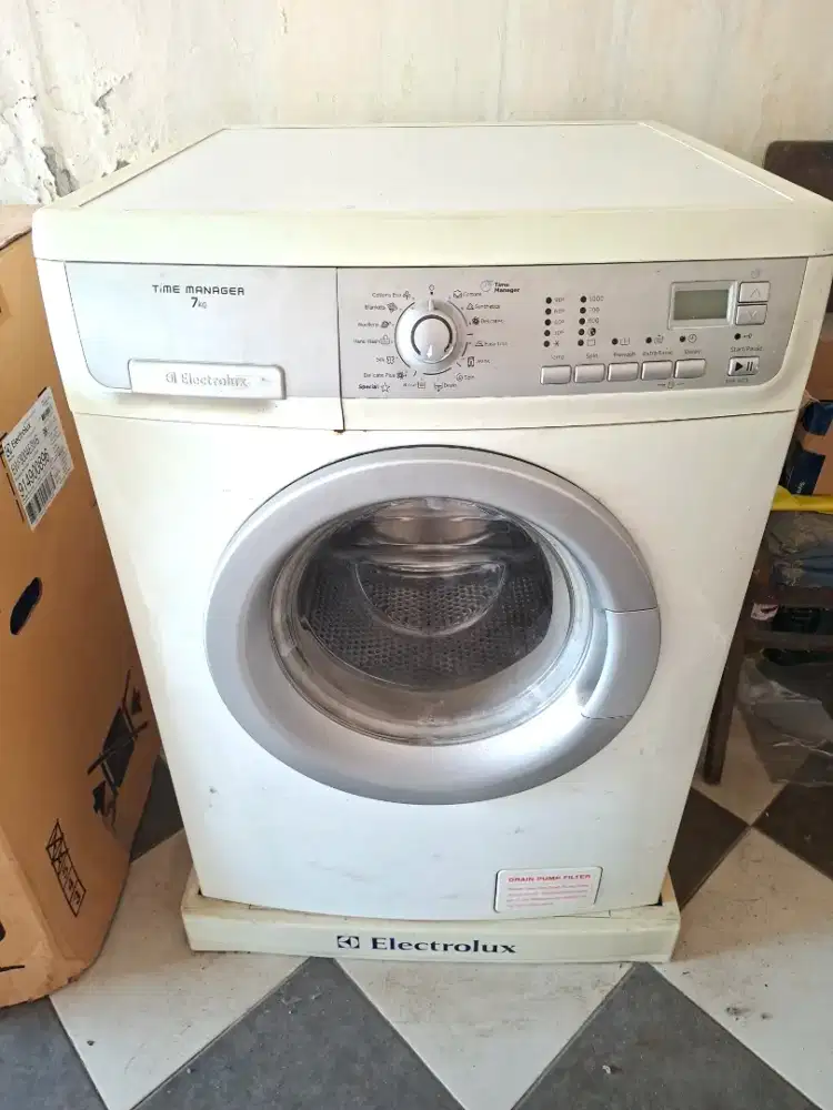 Mesin cuci Electrolux