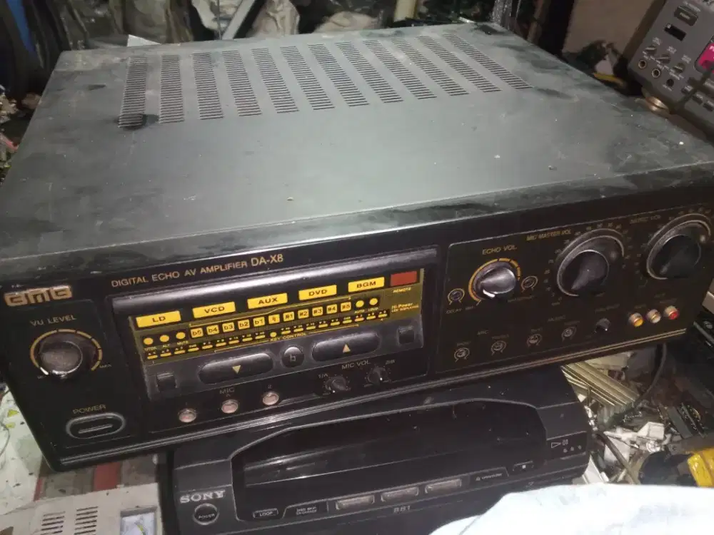 Amplifier BMB DA-X8 kondisi power hidup lainnya gak test Rp.1,3jt