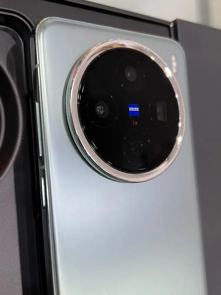 Vivo x200 5g ram 12/256gb