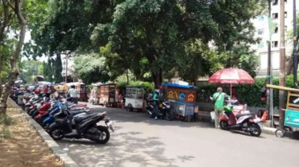 Disewakan lapak samping apartemen kalibata
