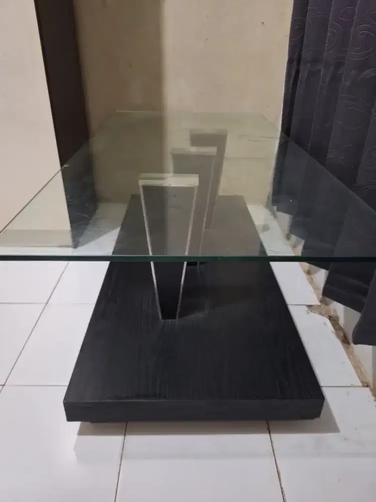 Meja Ruang Tamu Kaca