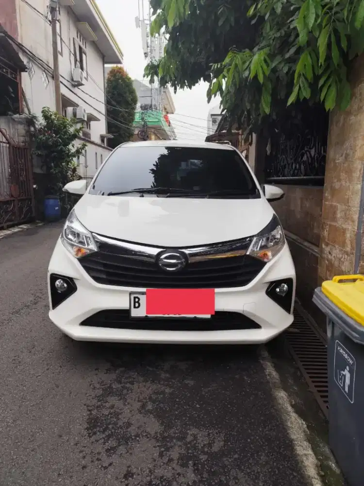 Sigra 1.2 R AT - 2019 (Putih)