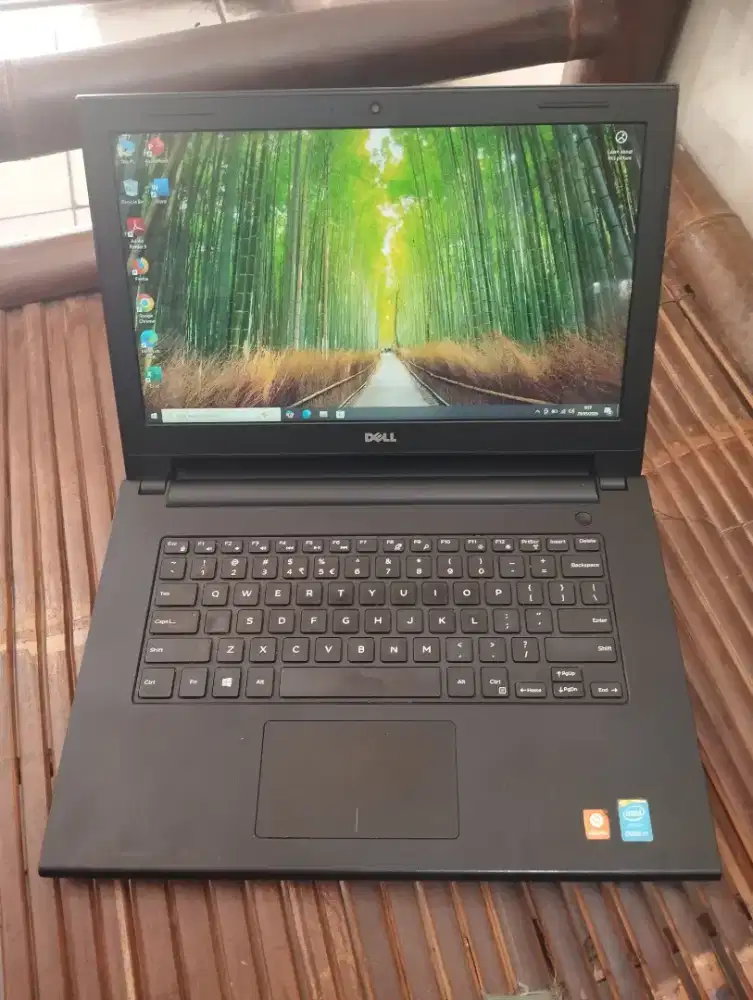 Dell inspiron. Core i3 Gen 4. Ram 8Gb. Ssd 256Gb.