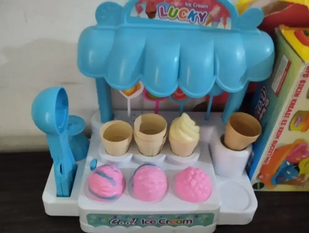 Mainan Ice Cream Ada Musicnya anak senang