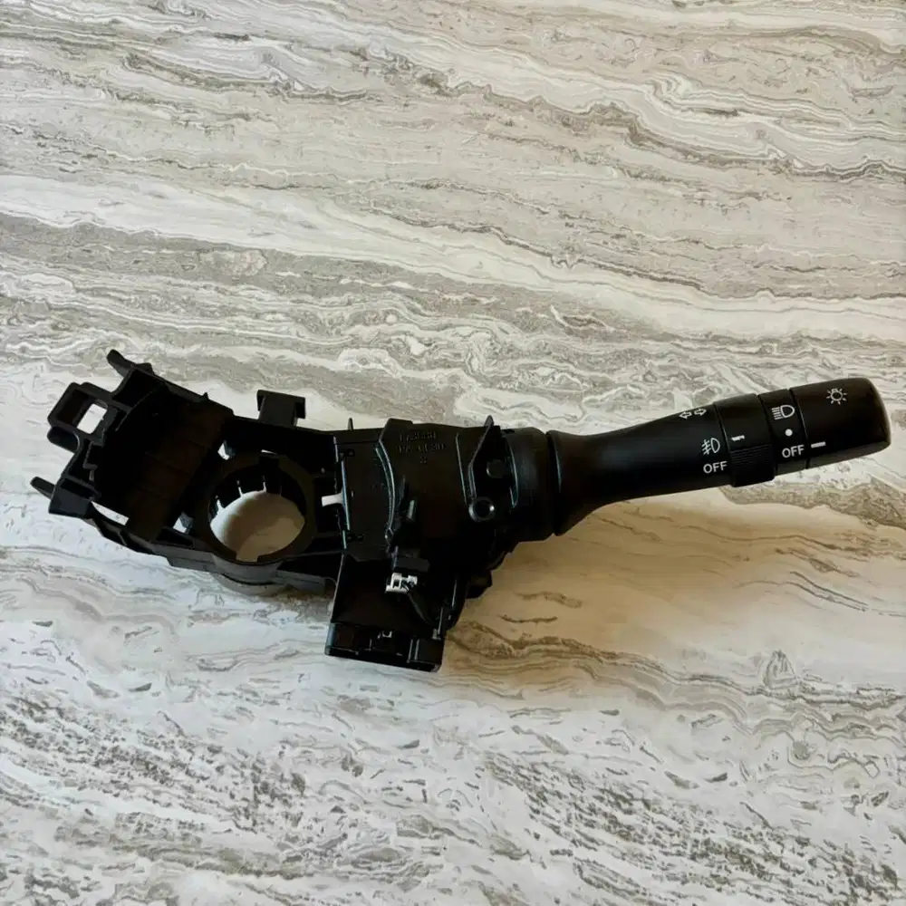 Switch head lamp innova 2006 sd 2015