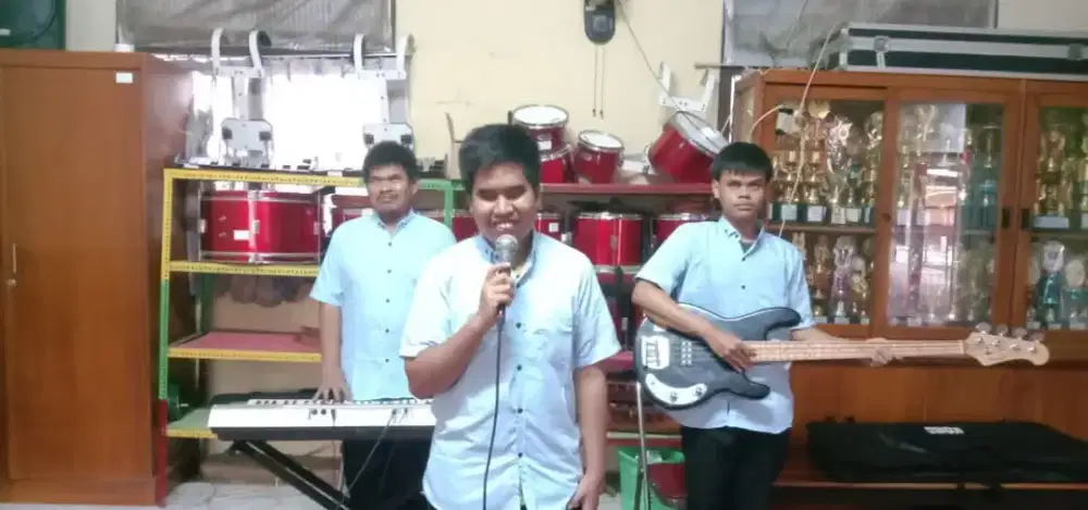 Live music akustik gratis, pringgo and Friends