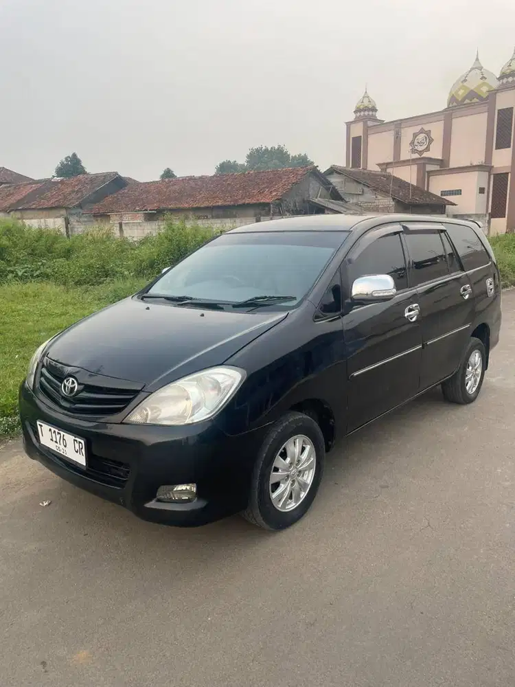 Toyota Kijang Innova 2.0 E 2009 Manual Bensin Euro