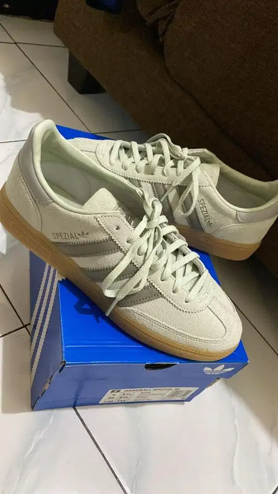 sepatu adidas bu