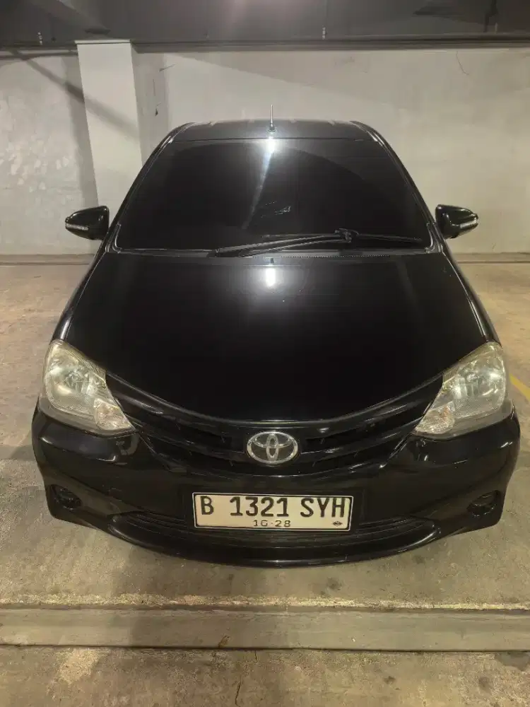 Toyota Etios Valco 1.2 E MT 2013