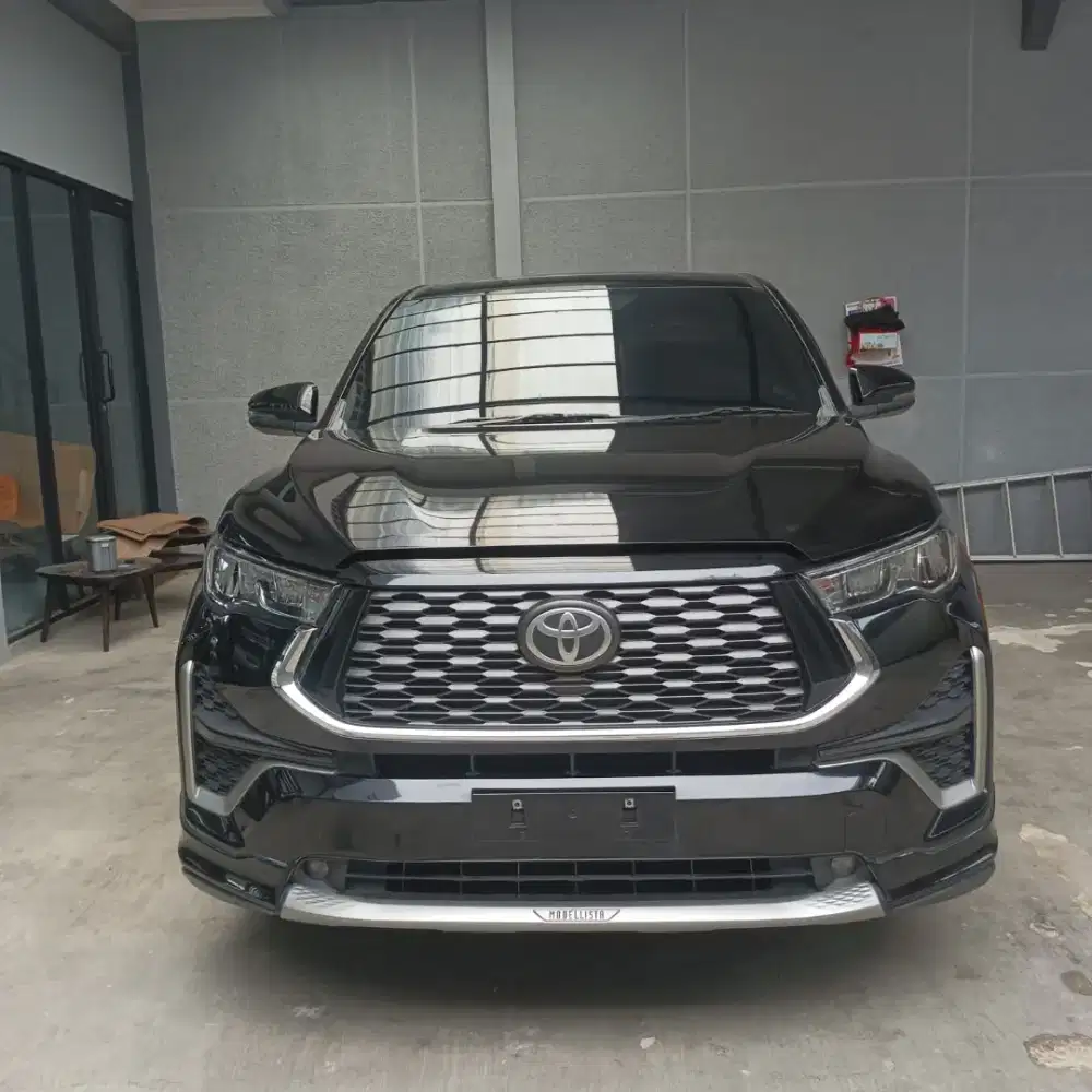 Toyota Innova Zenix V Hybird Th 2023 Istimewa