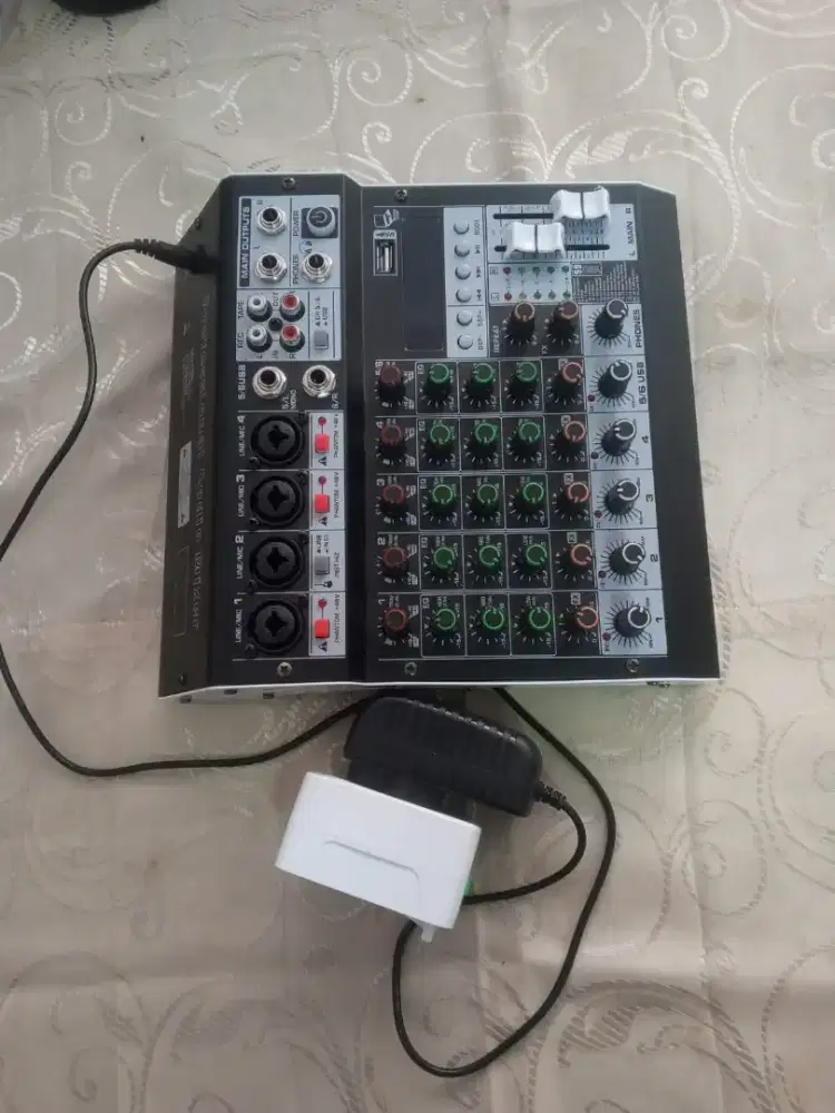 PROFESIONAL AUDIO MIXXER 6 CHANNEL