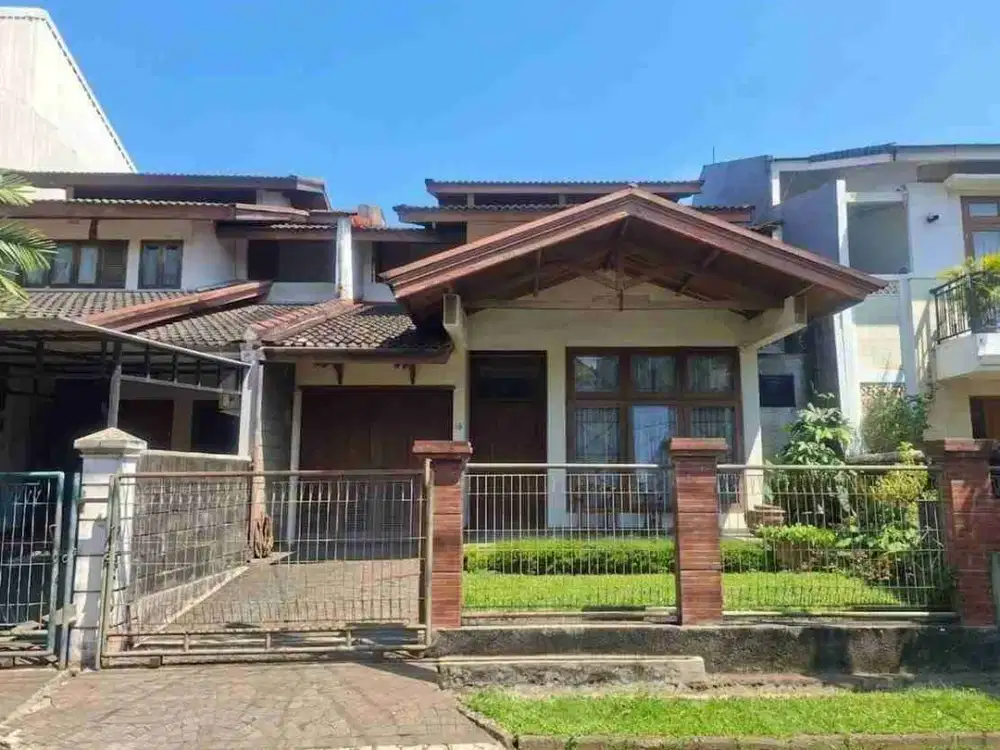 Dijual rumah 2 Lantai Nyaman dan Terawat dalam Komplek di Lebak Bulus Jakarta Selatan, Dekat Dengan Stasiun MRT, Lebak Bulus Jakarta Selatan