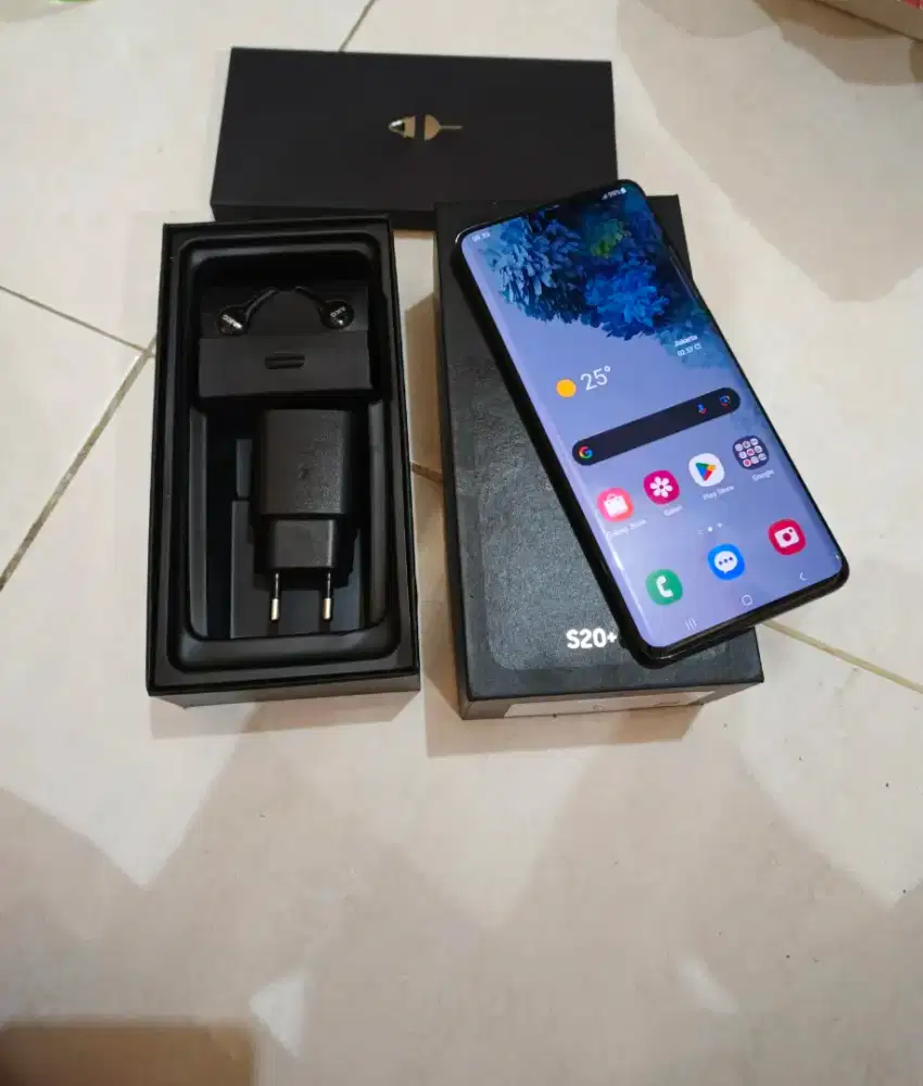 Ssmsung S20+ 8/128 Sein fullset mlusss like new, lancr jyaa no kndala