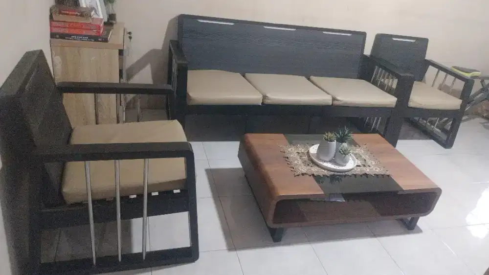 Di jual sofa masih bagus