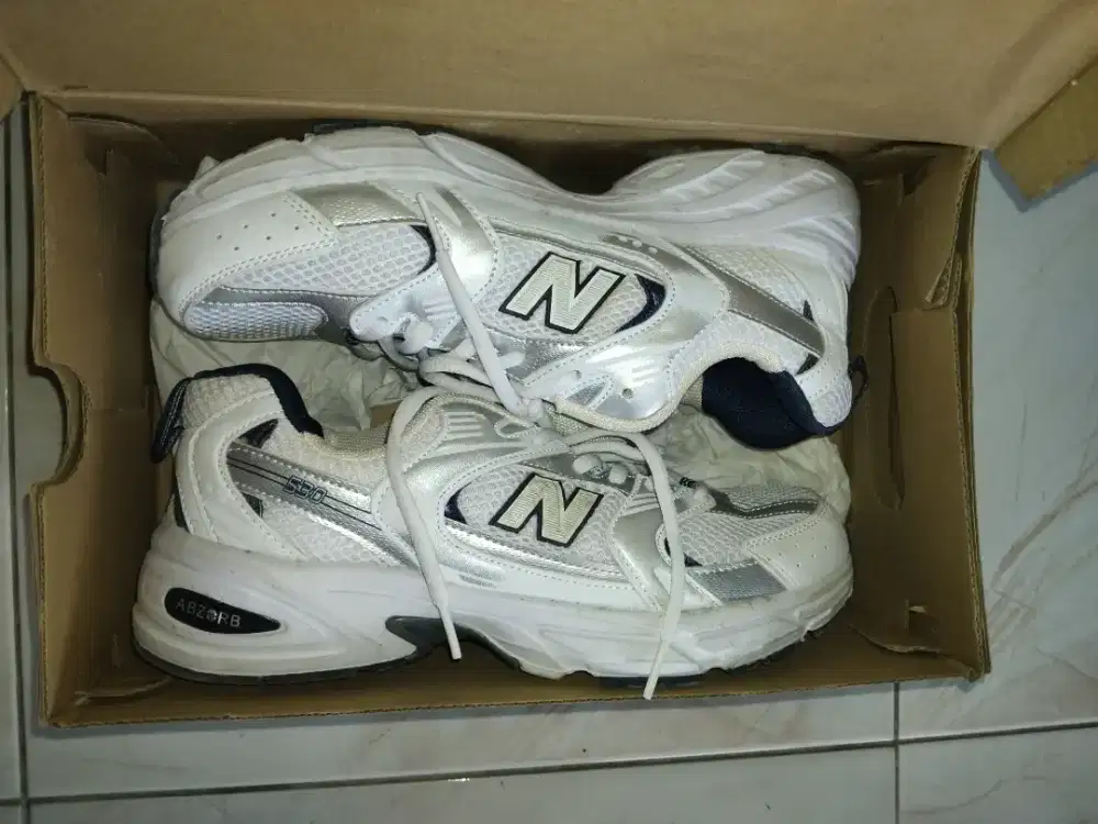 SEPATU NEW BALANCE 530