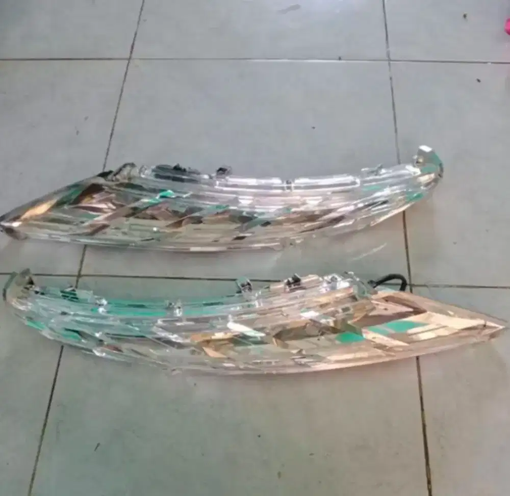 lampu drl atas xpander