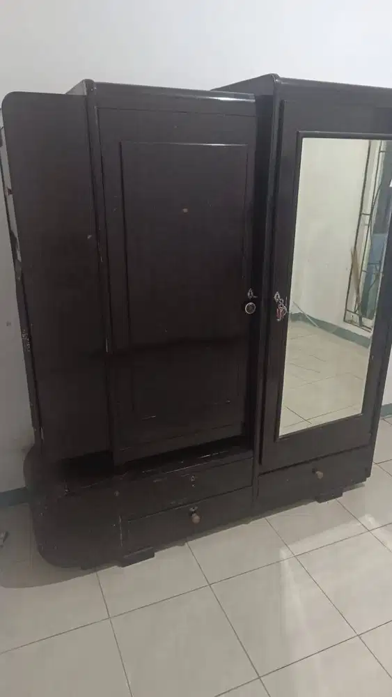 Furniture lemari kayu jati usia 40 thn kualitas bagus