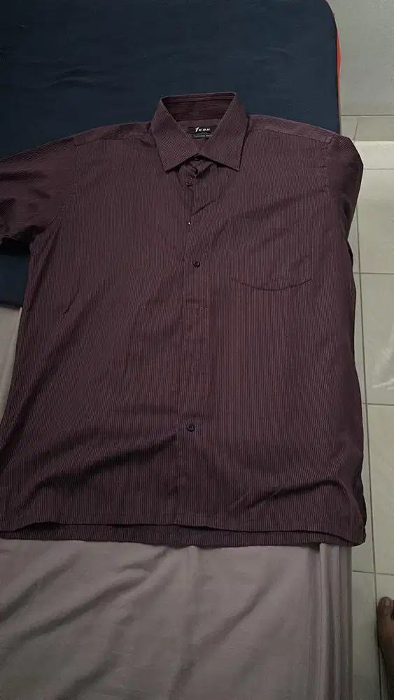 Paket 2 Kemeja Pria Size L – Rp150.000