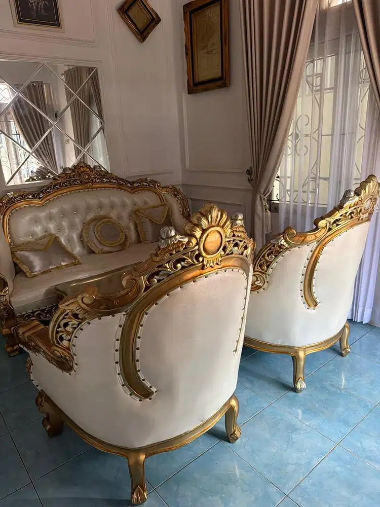 Sofa ruang tamu mewah