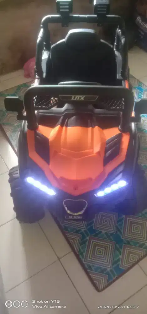 Mainan mobil aki