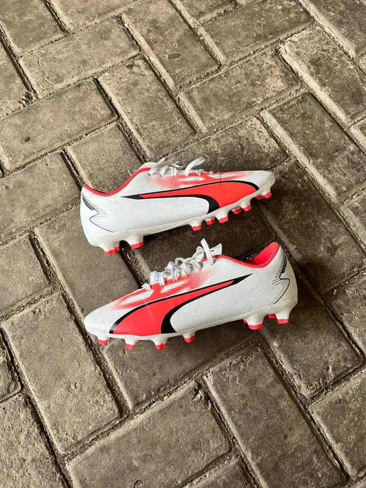 Sepatu Bola Puma Ultra Play FG/AG