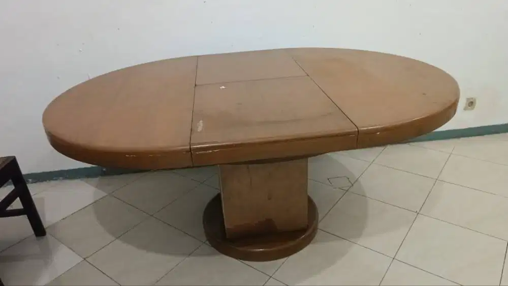 Furniture meja bulat kayu jati usia 40th kondisi bagus