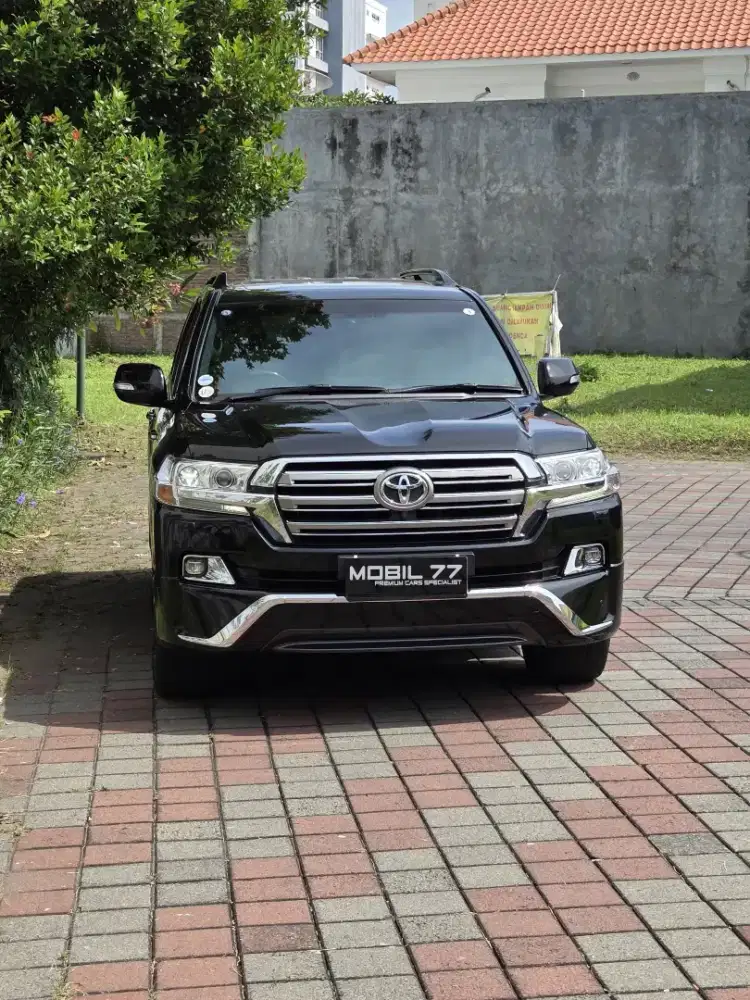 Toyota Land Cruiser Diesel 4x4 VXR Tahun 2017