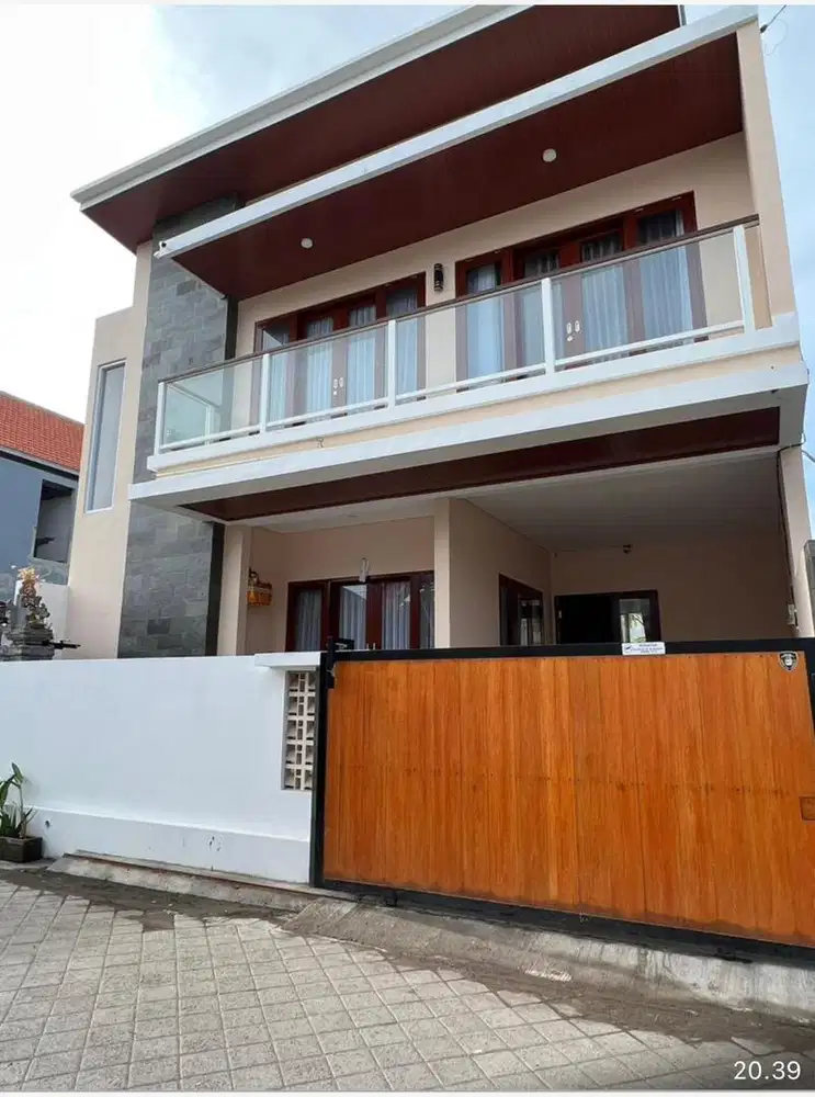 Rumah furniture Baru Jadi, 2 Lantai Dan Dekat Bandara
